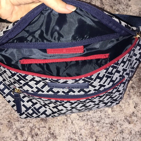 Tommy Hilfiger Fanny Pack - Picture 6 of 8